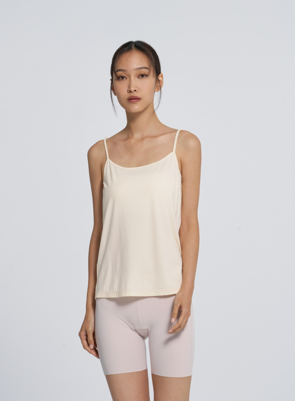 一如往常,莫代爾施華洛世奇燙鑽細肩背心