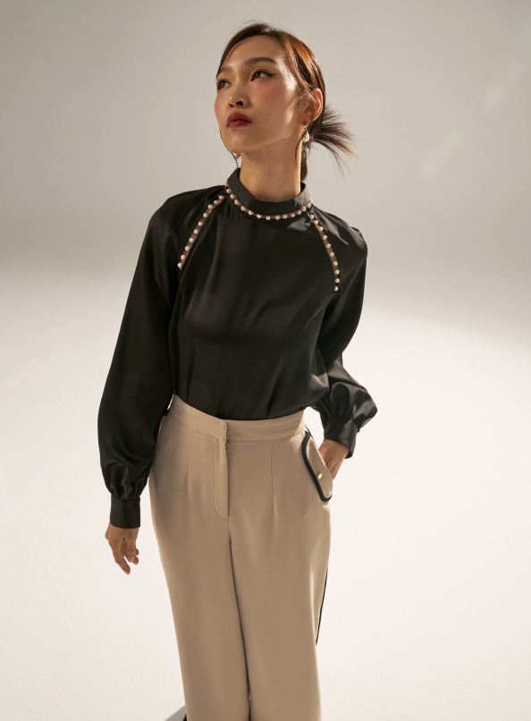 繁華法案通過,簍空珍珠織帶緞面小立領上衣