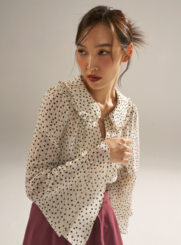 夢寐以求,金屬領扣雙層喇叭袖圓點上衣