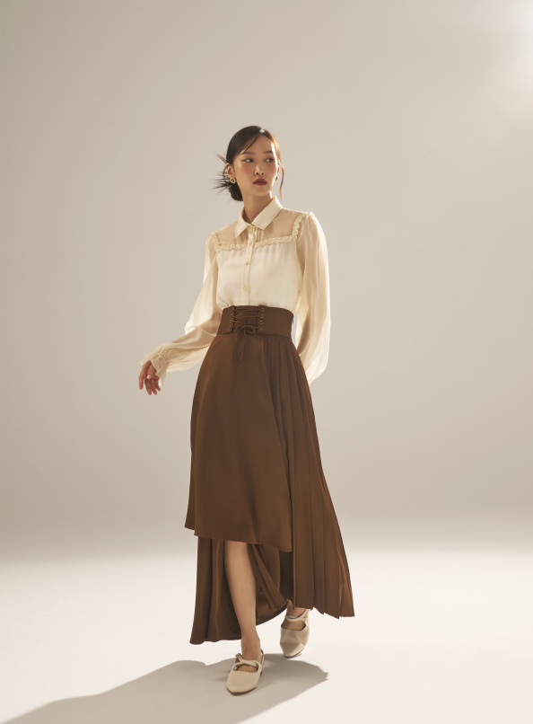 蛻變得完整，綁帶腰封層次感緞面打褶長裙