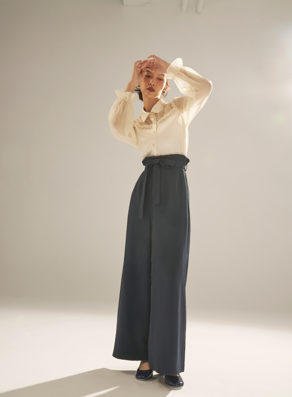 原地嘆息,打褶造型高腰綁帶寬褲