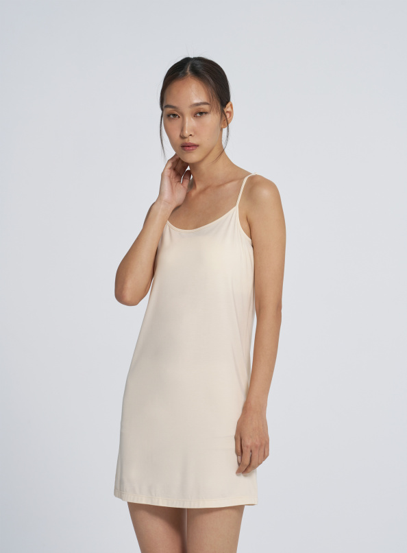 落下帷幕,莫代爾施華洛世奇燙鑽長版細肩背心