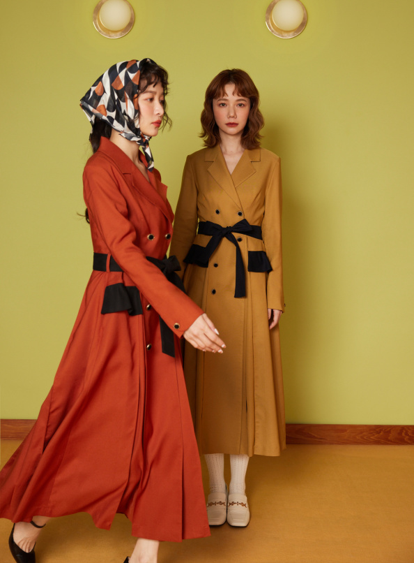 意識超載,撞色袋蓋設計壓褶洋裝大衣