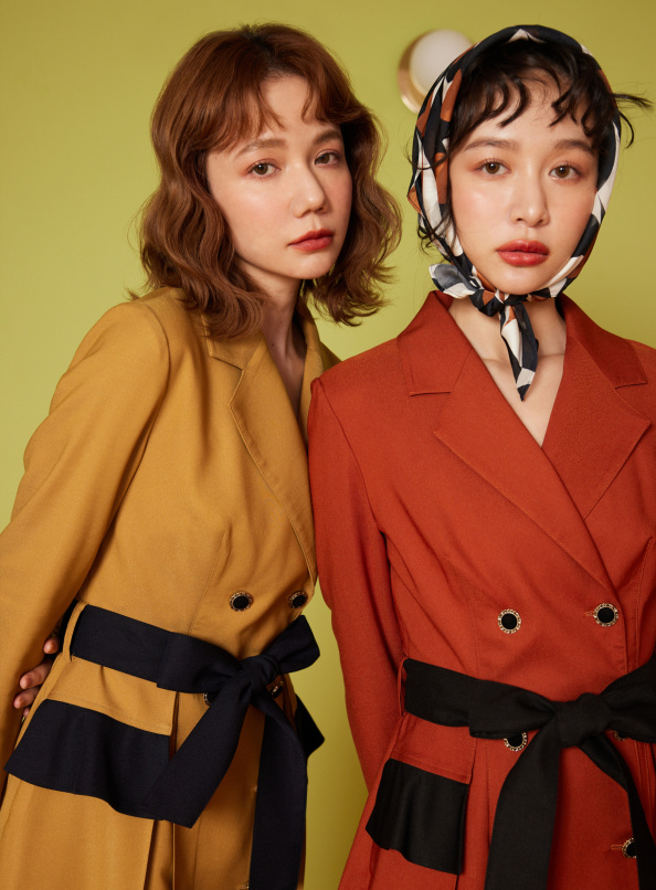 意識超載,撞色袋蓋設計壓褶洋裝大衣