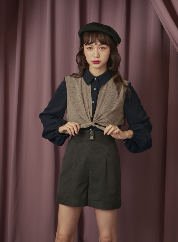 闖入未知,印花領片綁結造型上衣