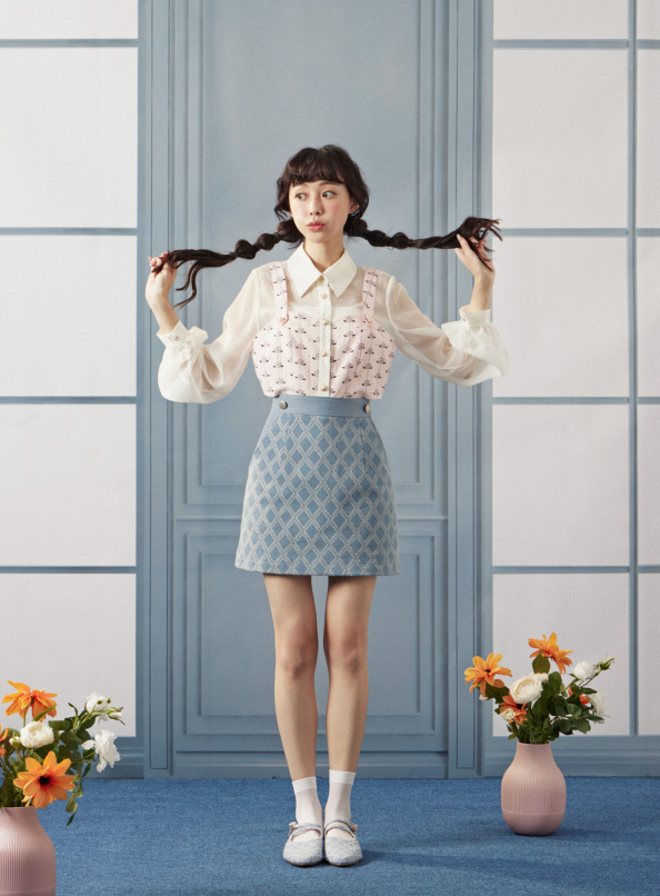 享受年華，造型菱格紋A字短裙