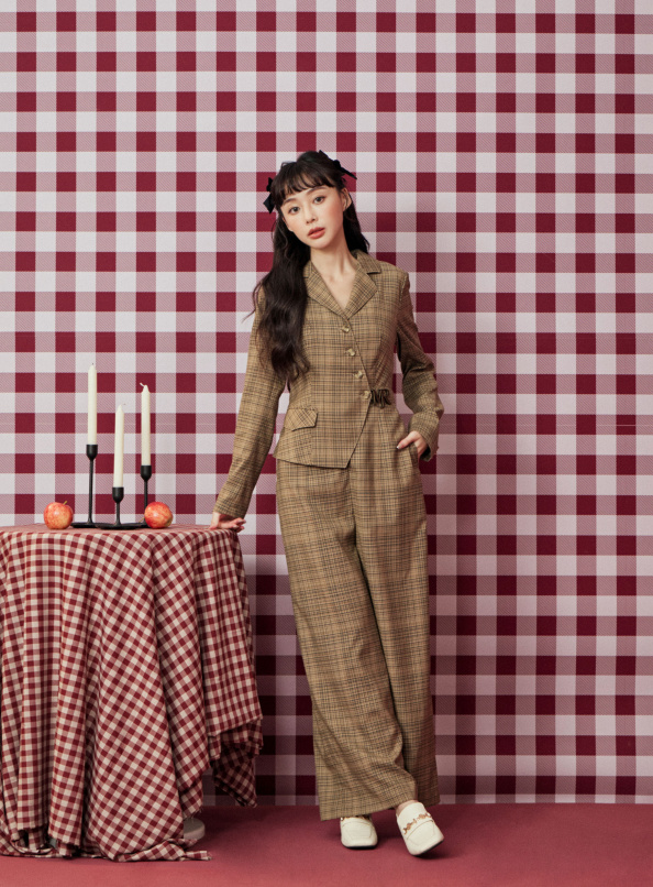 新冀盼,MJR LOGO釦飾不對稱連身褲