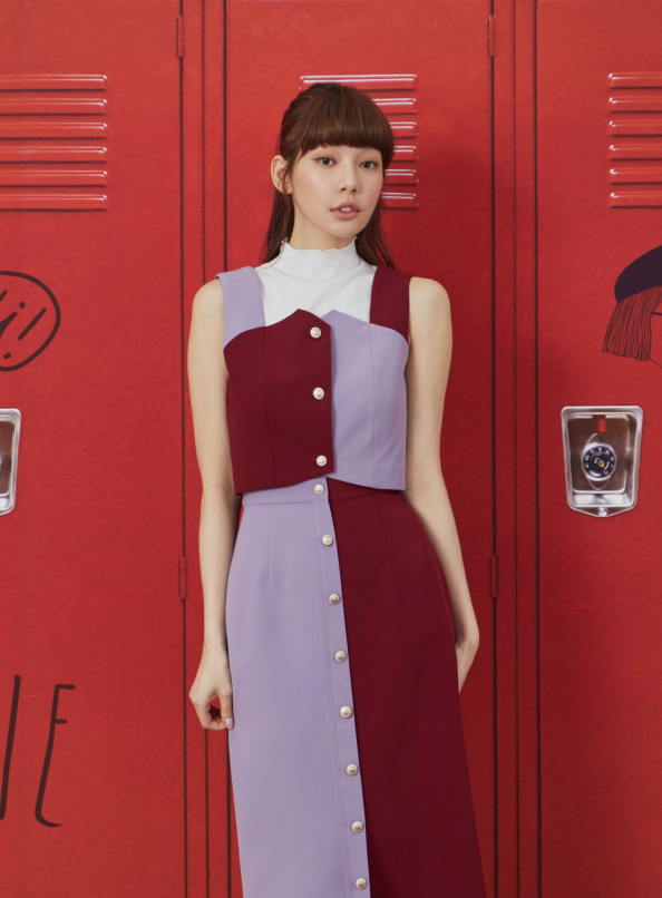 重拾，撞色拼接V領無袖上衣