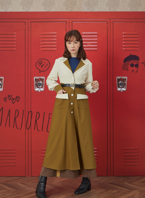 懷著新冀望，弧形拼色修身長版外套