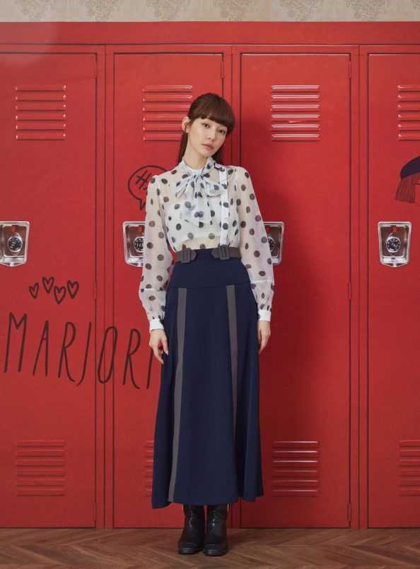 洋溢，造型腰頭雙開衩拼色長裙