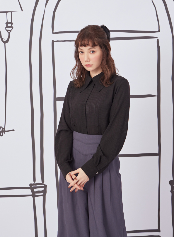 貝絲的羞澀,馬甲綁帶紋理透膚上衣