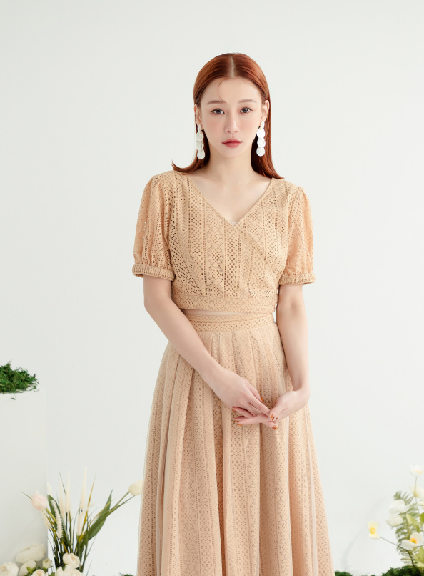 時間脈絡,幾何蕾絲澎袖短版上衣