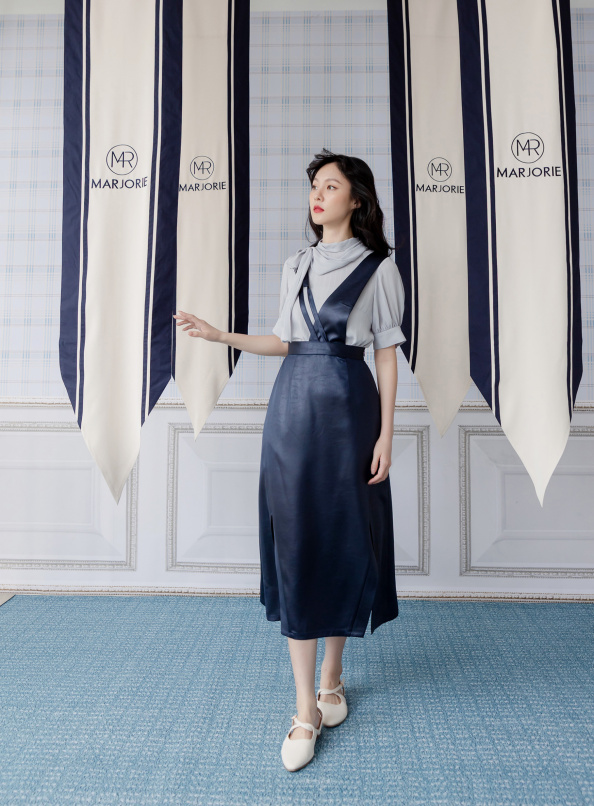 朝代興衰,紋路感雙開衩造型吊帶長裙