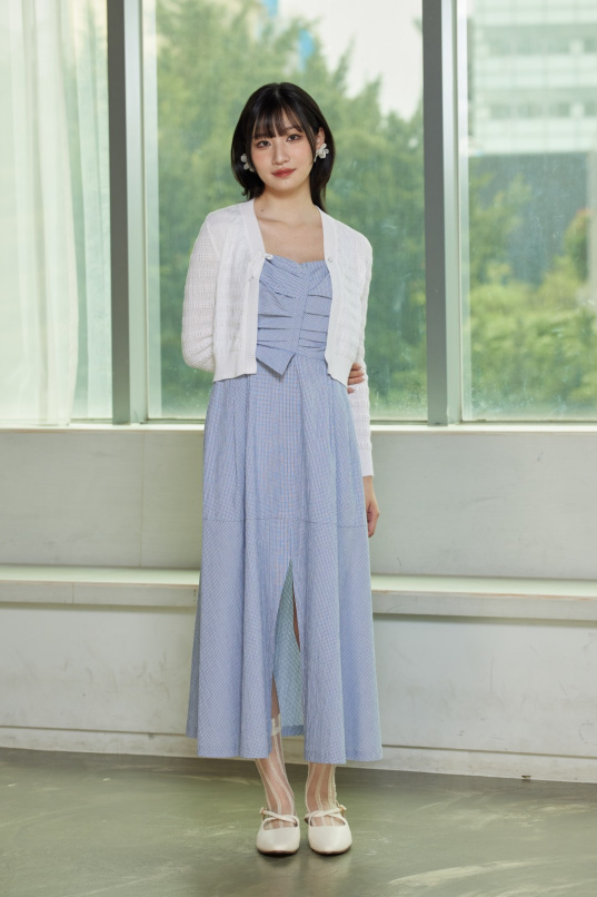 牆角玫瑰，特殊壓褶前開衩洋裝