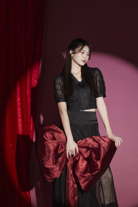 閒暇時光,蕾絲袖拼接上衣