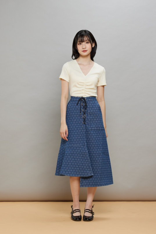 對等關係,抓皺V領T恤