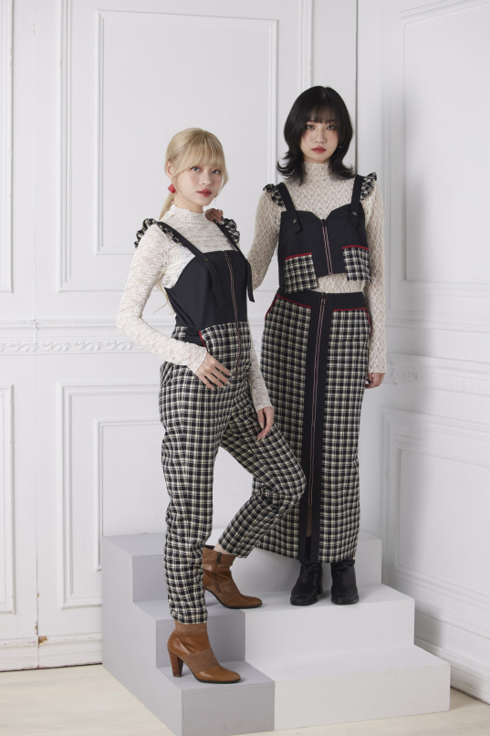 無聲默劇,小哈倫背帶褲