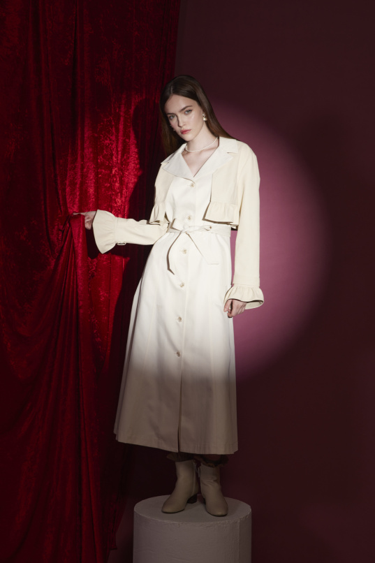 赫本小姐，純白無袖背心長洋