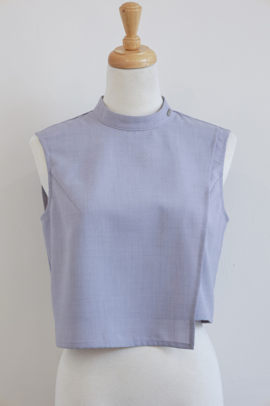 永恆的信仰,小立領剪裁短版上衣