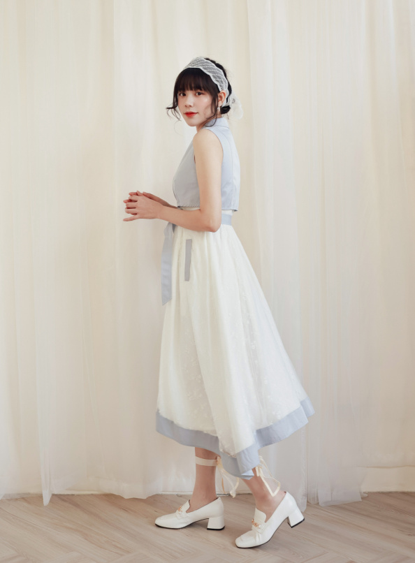 滿布梔子花香,撞色異材質背心式洋裝