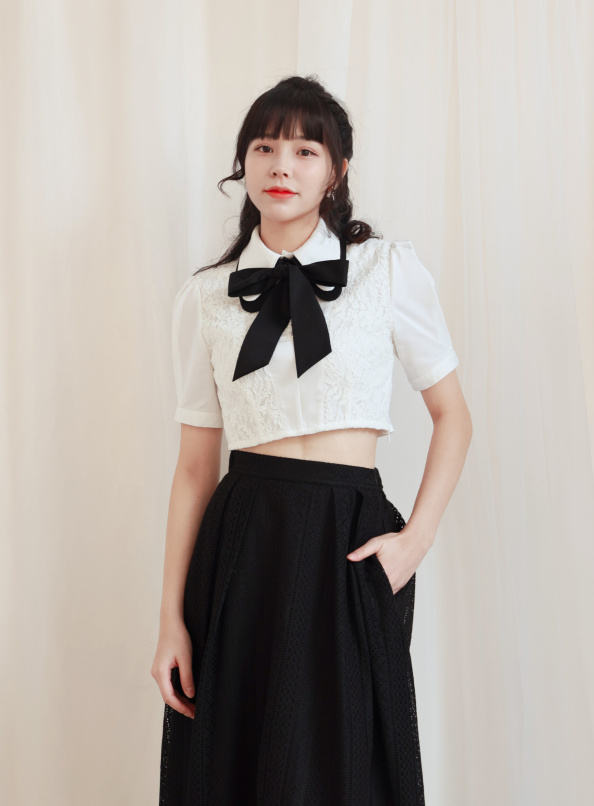 浪漫復興，蕾絲拼接可拆領上衣