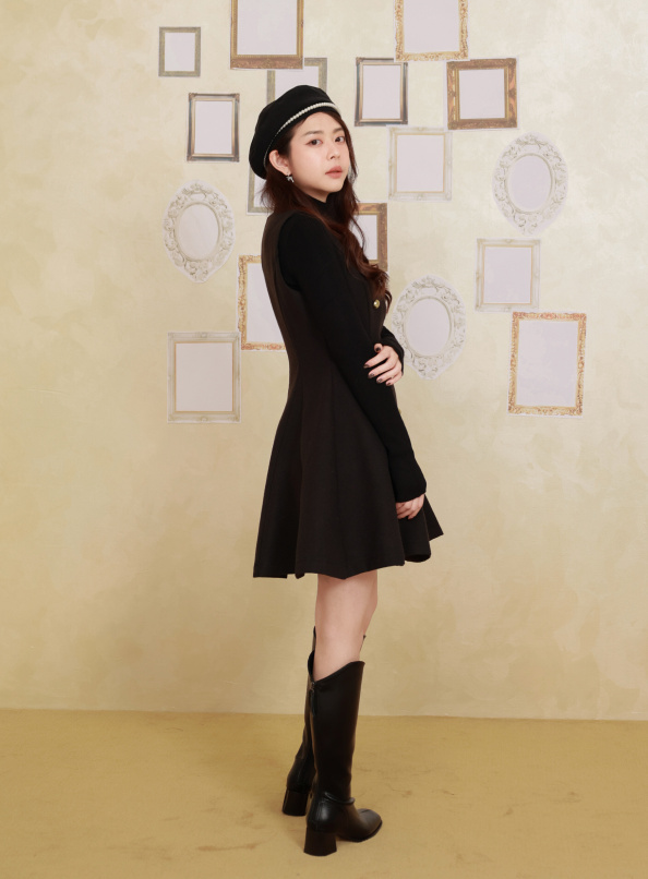 質感甄選，附內搭雙排釦短洋裝