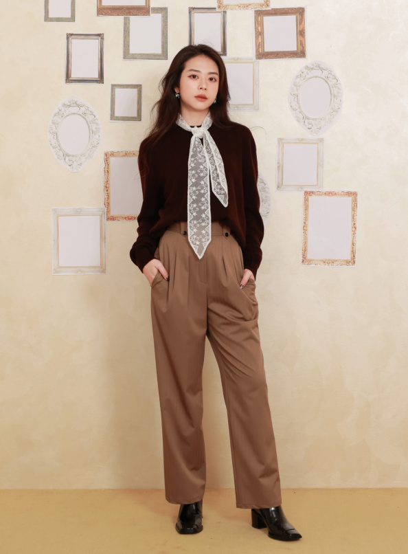 英倫風範，金屬釦合摺老爺褲