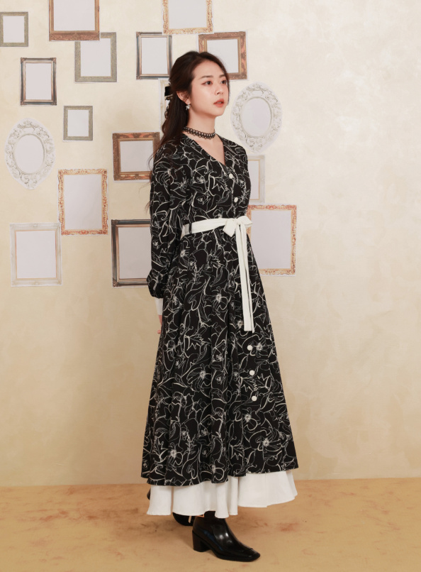 靈感手稿，印花綁帶拼接長洋