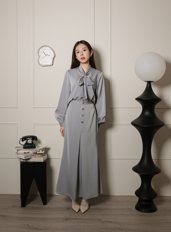 漫步星辰，排釦魚尾緞面長裙