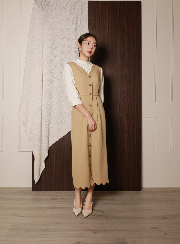 平行時空，花瓣收邊連身洋裝