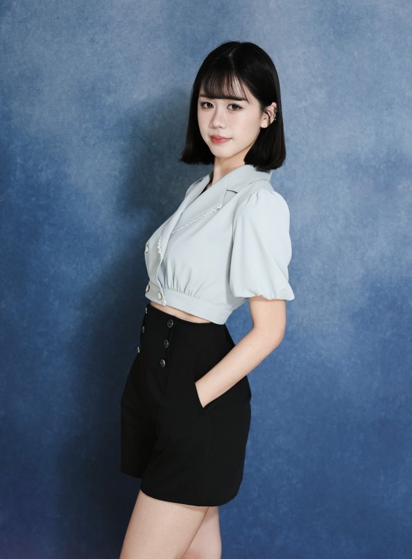 凝眸，西裝領拋袖上衣